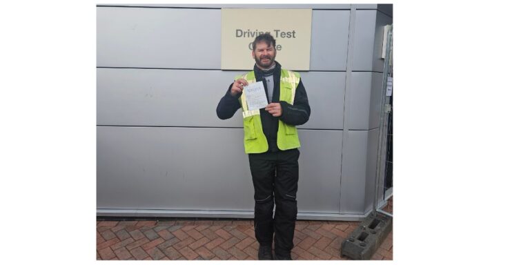 Lovely pass for Lee of Surrey!